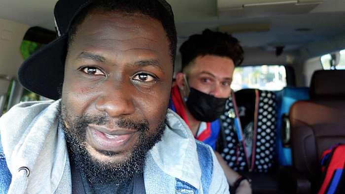 Billy is eyeing a future with César—doing anything but what he does now. 